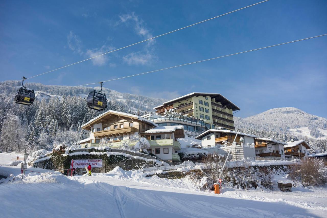 Hotel Waldfriede - Der Logenplatz Im Zillertal Fuegen Exterior photo